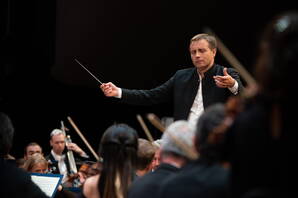 Zoom: Royal Philharmonic Orchestra, Vasily Petrenko, Festival-Zelt Gstaad